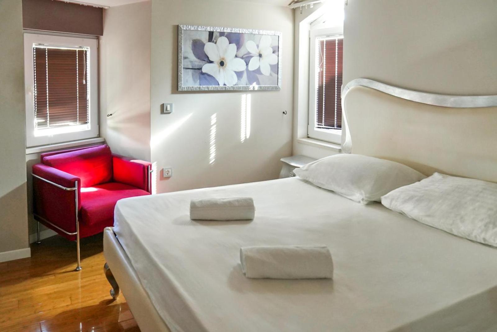 Kristal Paris Resort โนวาลยา ภายนอก รูปภาพ
