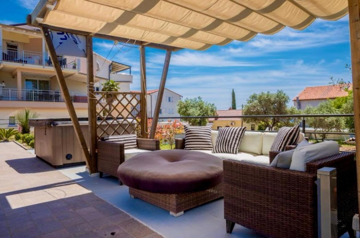 Kristal Paris Resort โนวาลยา ภายนอก รูปภาพ