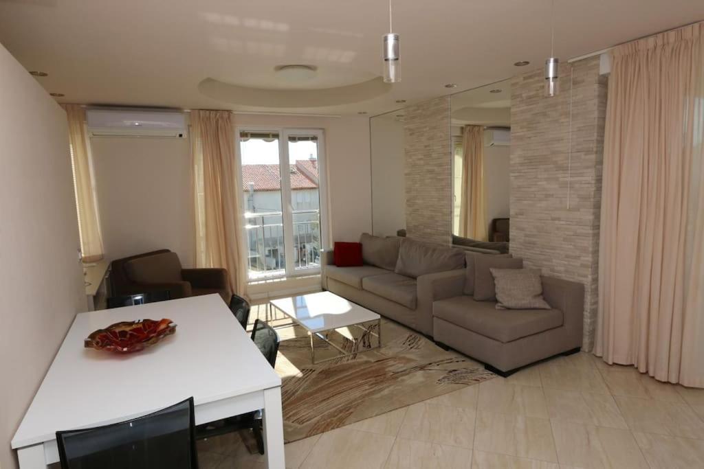 Kristal Paris Resort โนวาลยา ภายนอก รูปภาพ