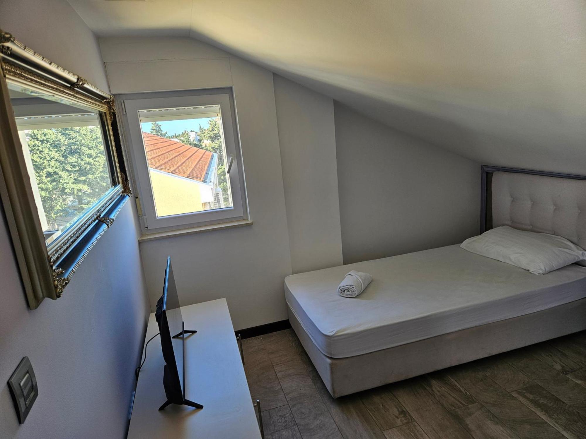 Kristal Paris Resort โนวาลยา ภายนอก รูปภาพ